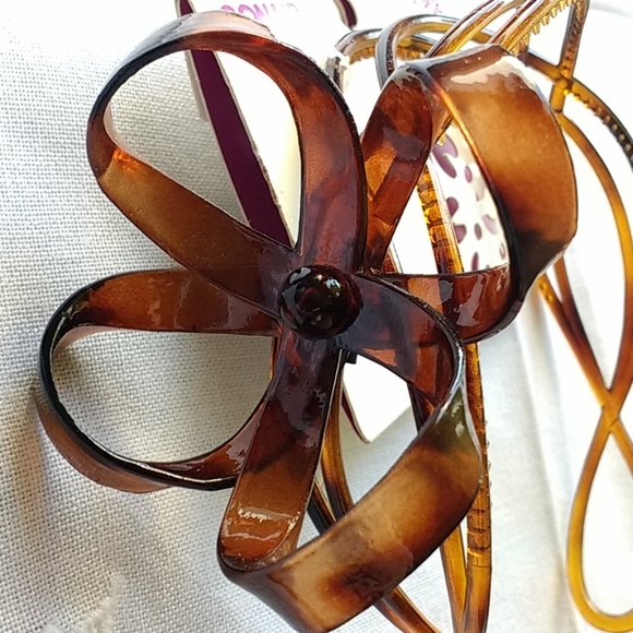 COPY - 💕Host pick💕 Floral twisted headband - Picture 2 of 4